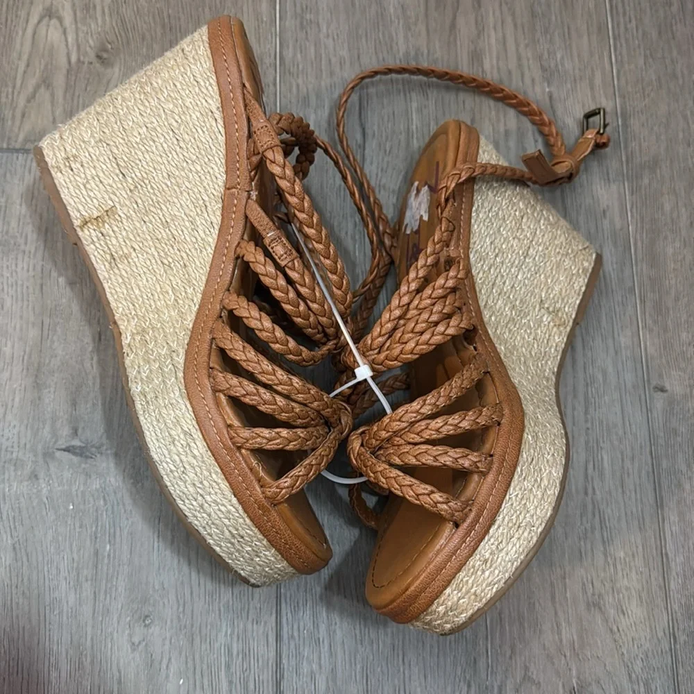 NEW! Zodiac Shana Espadrille Wedge Sandals - Size 8M ✈️